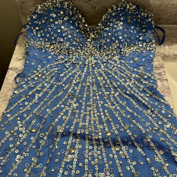 Sean Collection ballgown sleeveless dress. Size 4. - Picture 9 of 10